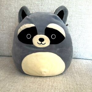 Raccoon squishmallow 8.0
